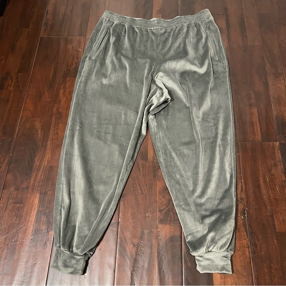 Skims Velour Jogger Pants Women’s Size 3XL Velvety Soft Pockets Drawstring Gray
